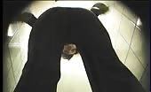 Hidden camera caught a sexy babe shitting