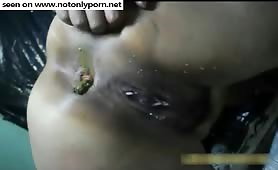 Hot cam girl peeing and pooping