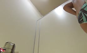 Two girls peeing in the same time