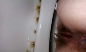 Nasty wife pooping