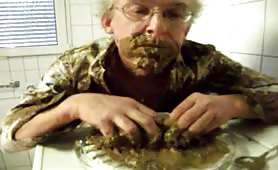 Masturbating hard with scat