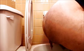 Hairy gay guy pooping