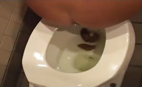Hot blonde shitting