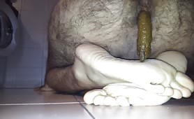 Creamy poop on his legs