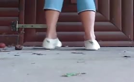 Deutsch girl pooping