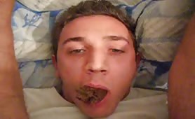 Hugo eating crap