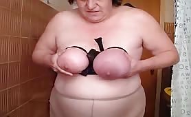 Dirty granny in stockings scat porn video