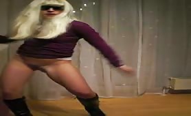 Bitch shitting while dancing