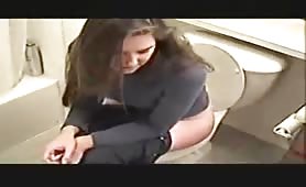 Sexy Alyssa Pooping