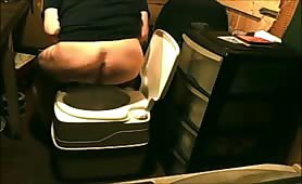 Relaxed Potty Pooping