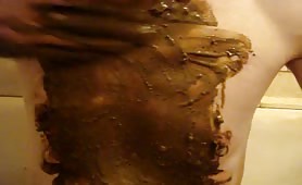 Rubbing my shit all over my belly