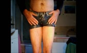 pantiepoop , in die hotpants geschissen