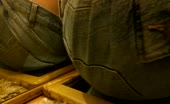 Etalage du caca sur le miroir en jeans, avec d'autre miroirs !